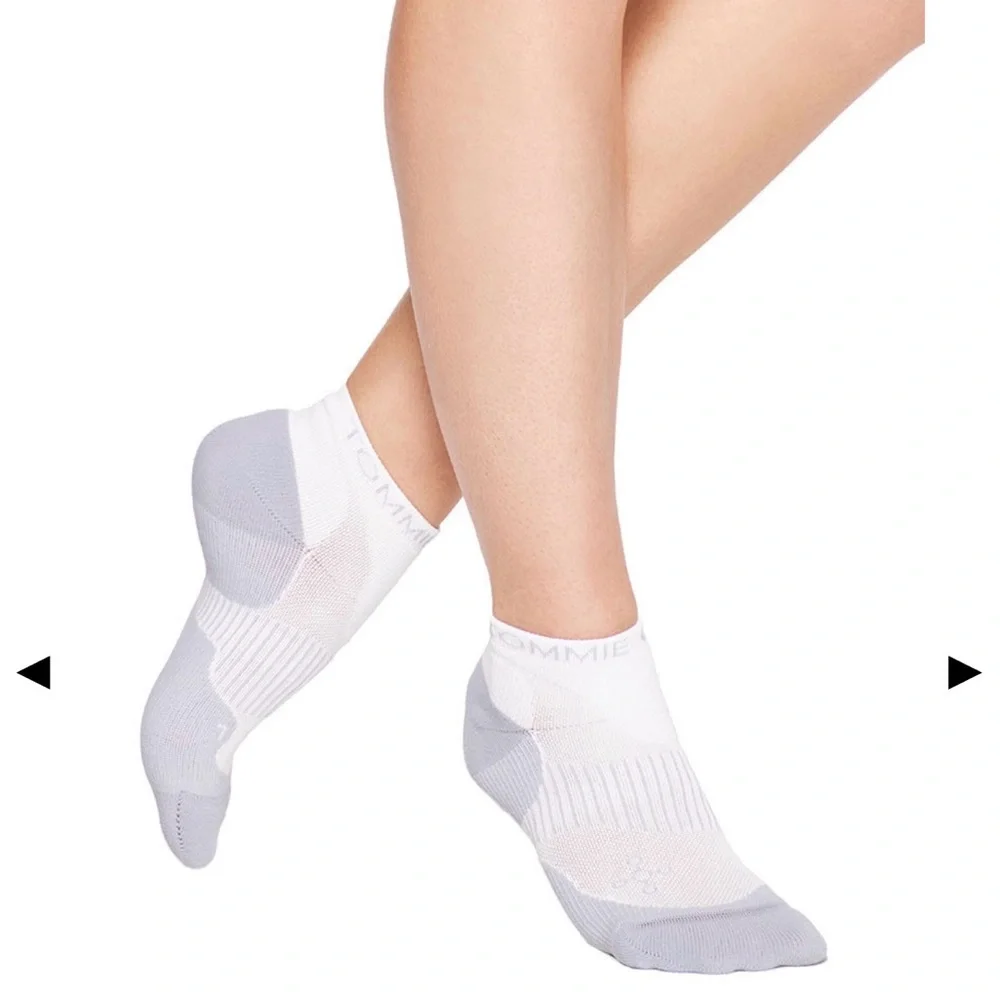 Tommie Copper Woman’s 4 Pack Compression Ankle Socks   Shoe Size (10-12.5) NWT